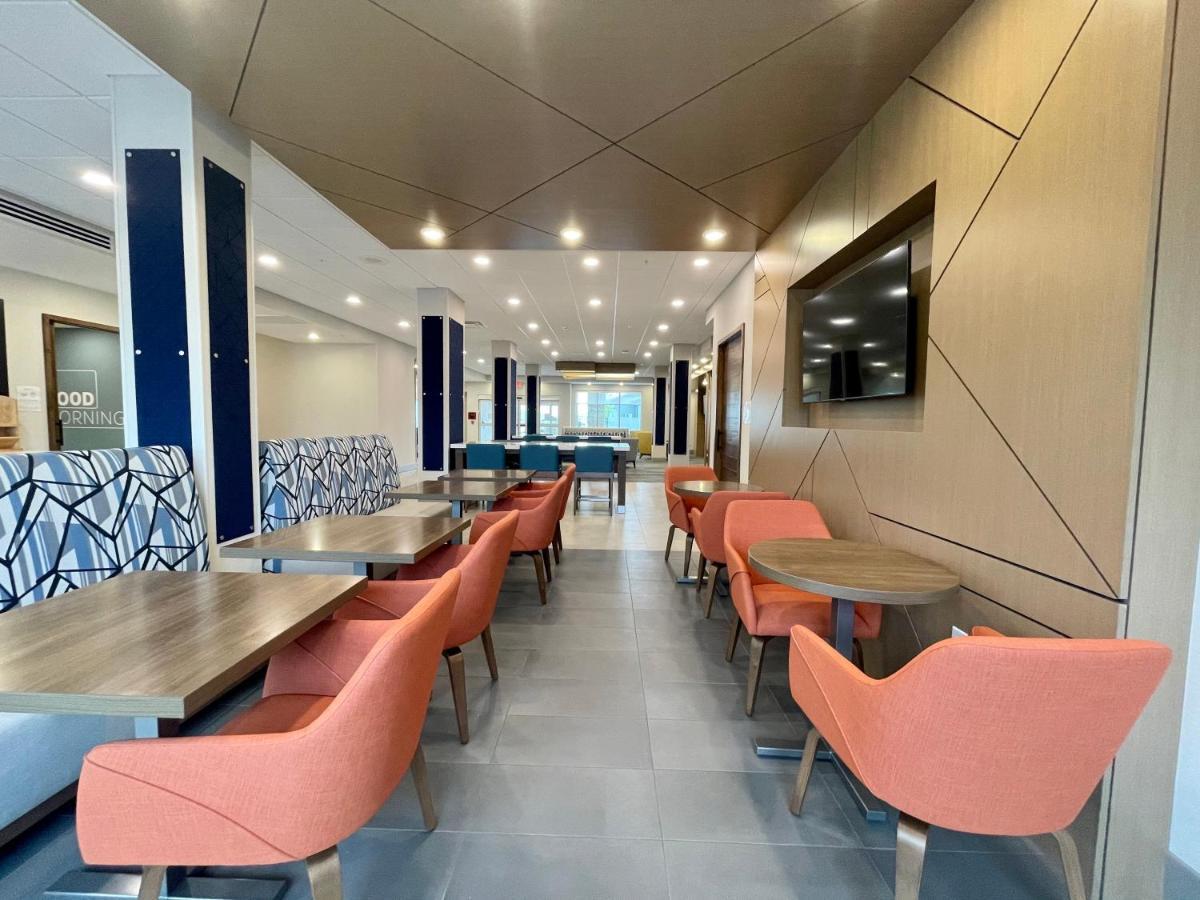Holiday Inn Express & Suites - Ft. Smith - Airport By Ihg Fort Smith Eksteriør bilde