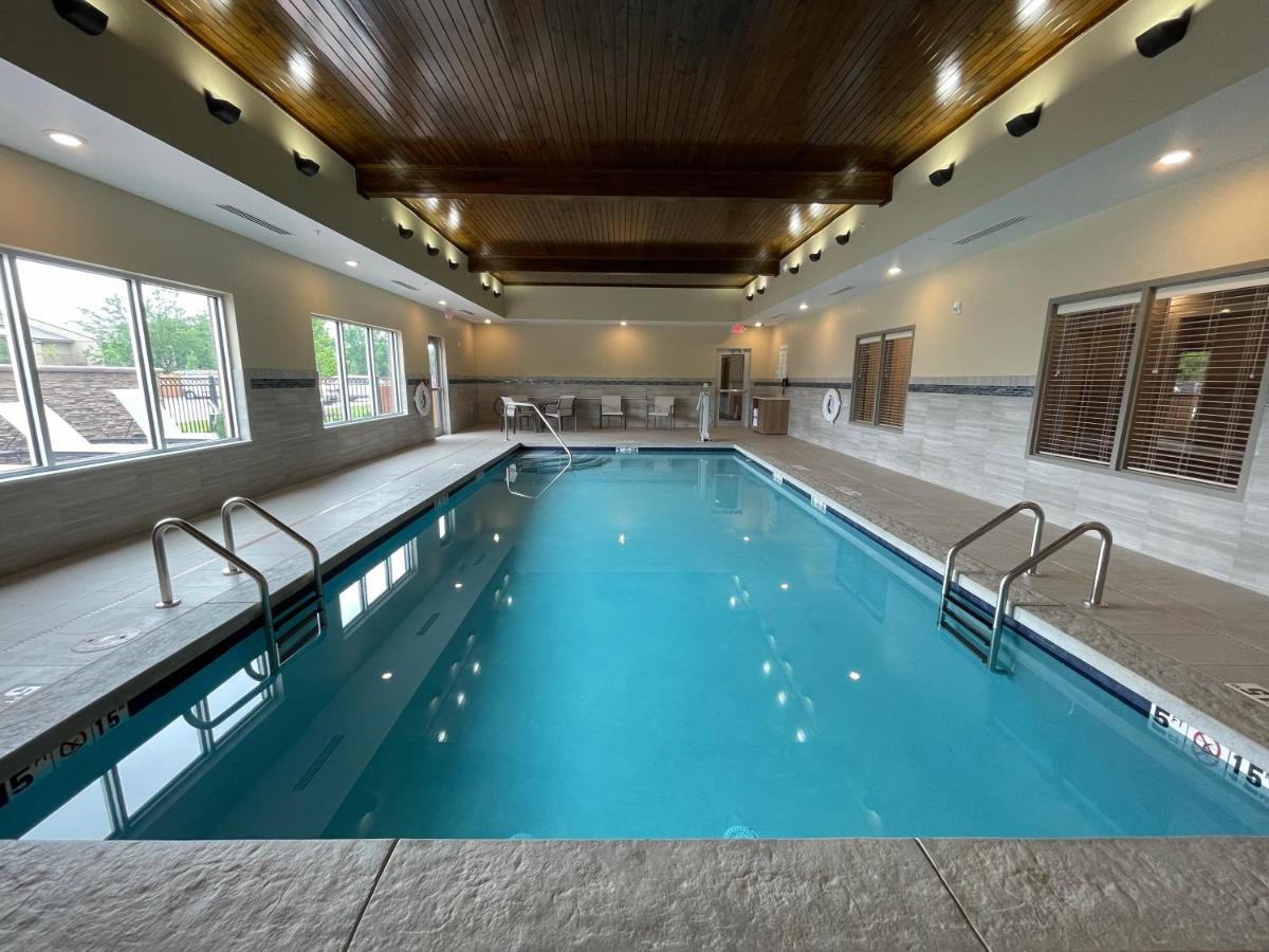 Holiday Inn Express & Suites - Ft. Smith - Airport By Ihg Fort Smith Eksteriør bilde
