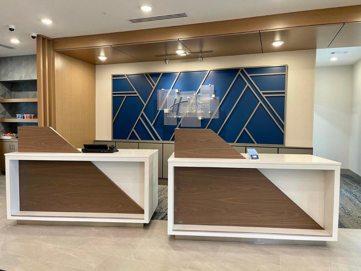 Holiday Inn Express & Suites - Ft. Smith - Airport By Ihg Fort Smith Eksteriør bilde