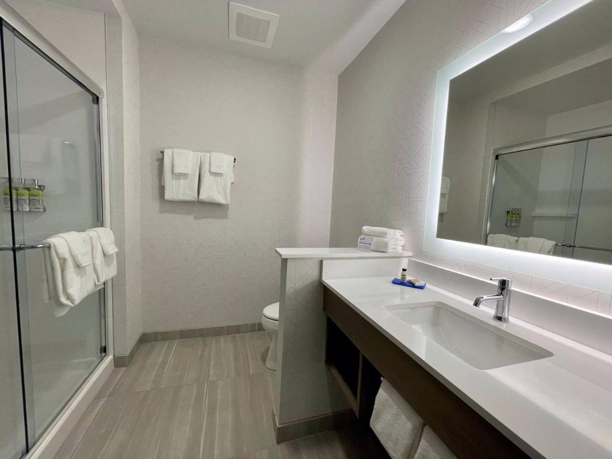 Holiday Inn Express & Suites - Ft. Smith - Airport By Ihg Fort Smith Eksteriør bilde