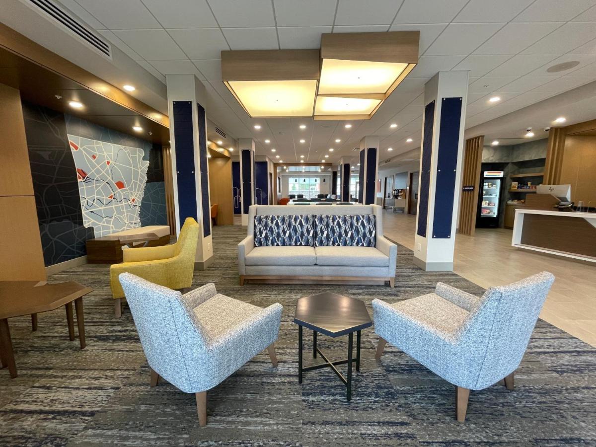 Holiday Inn Express & Suites - Ft. Smith - Airport By Ihg Fort Smith Eksteriør bilde