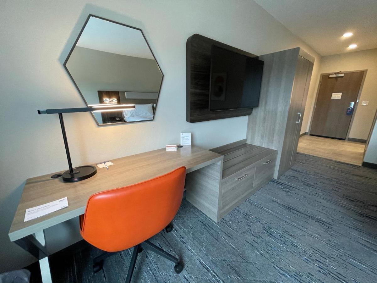Holiday Inn Express & Suites - Ft. Smith - Airport By Ihg Fort Smith Eksteriør bilde